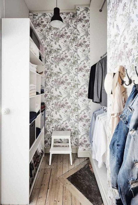 Closet com papel de parede diferente confira - Estilo Próprio By Sir