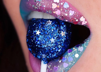 Voltou com tudo Batom com Glitter